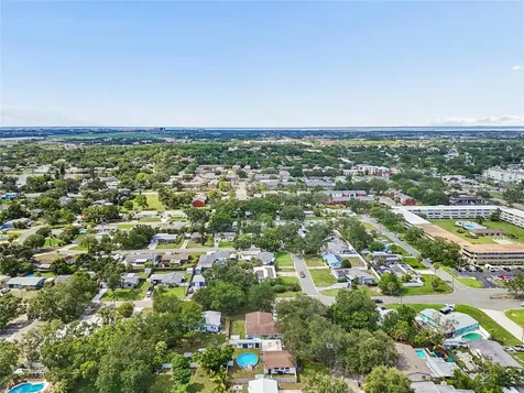 7846 12th Street N St Petersburg FL 33702