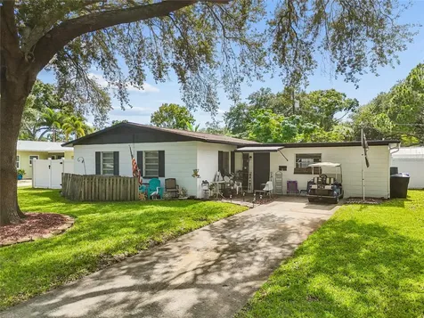 7846 12th Street N St Petersburg FL 33702