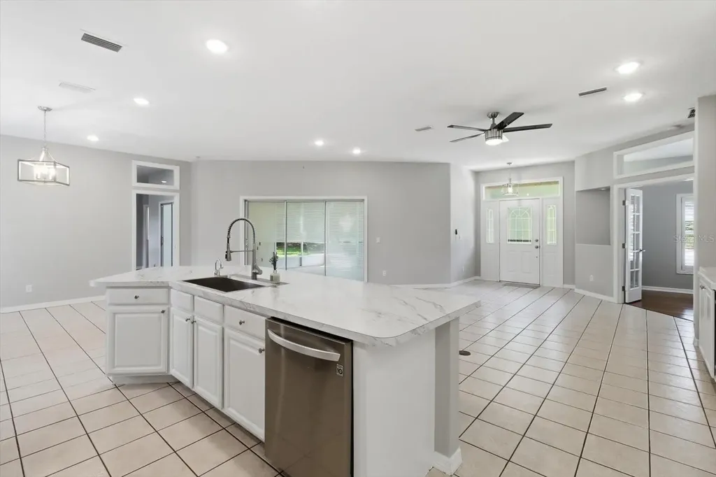 6484 W Cannondale Drive Crystal River FL 34429