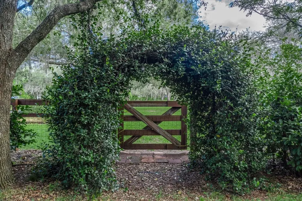 1273 Scrub Jay Trail Frostproof FL 33843