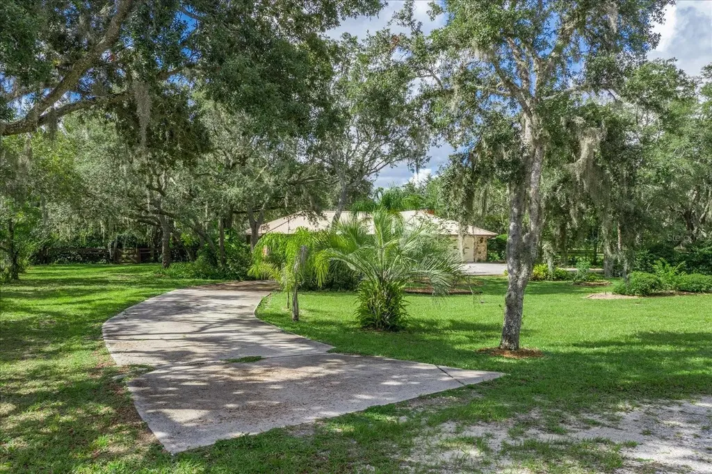 1273 Scrub Jay Trail Frostproof FL 33843