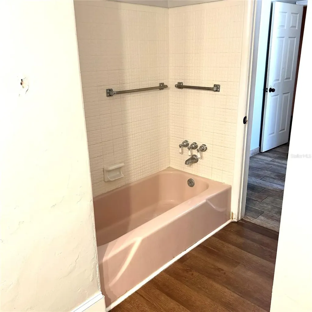 2152 Greenbriar Boulevard Clearwater FL 33763