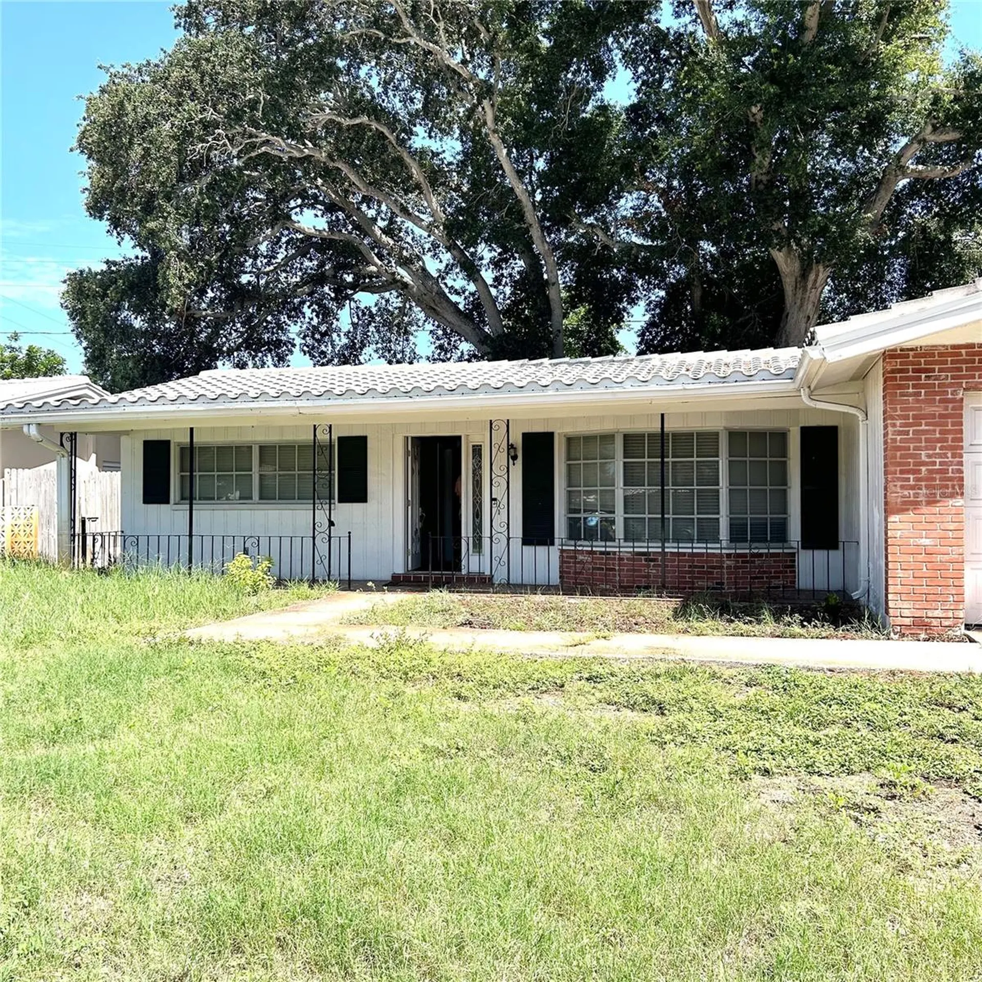 2152 Greenbriar Boulevard Clearwater FL 33763