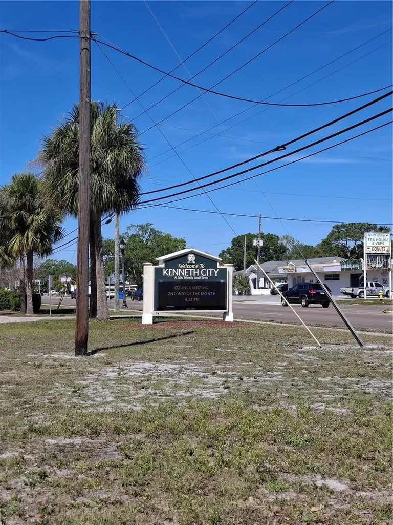 5560 61st Street N St Petersburg FL 33709