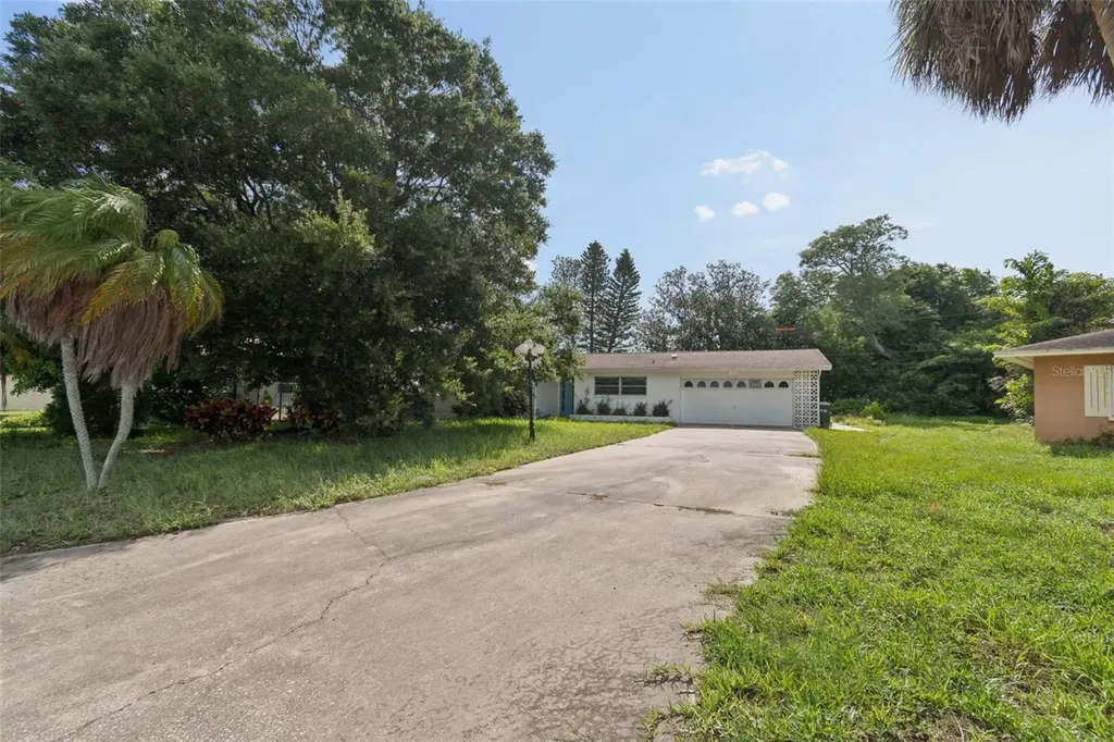 11435 Oval Drive E Largo FL 33774