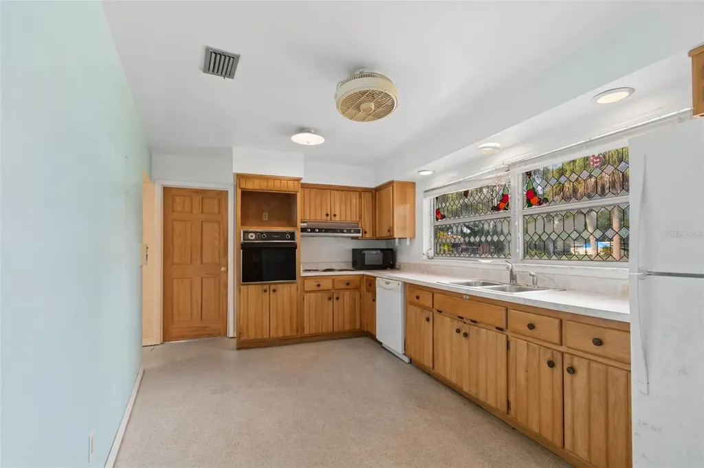 11435 Oval Drive E Largo FL 33774