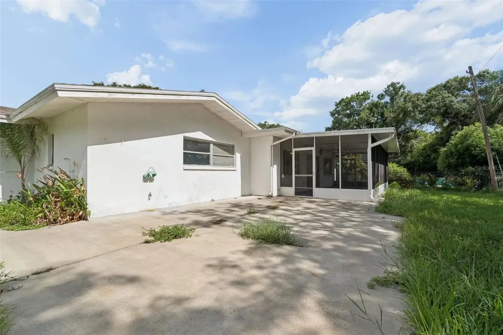 11435 Oval Drive E Largo FL 33774