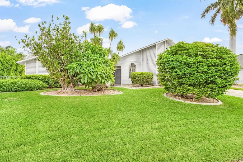 4903 SW 11th Place Cape Coral FL 33914
