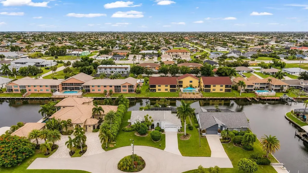 4903 SW 11th Place Cape Coral FL 33914