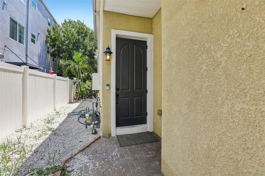 502 S Lincoln Avenue Tampa FL 33609