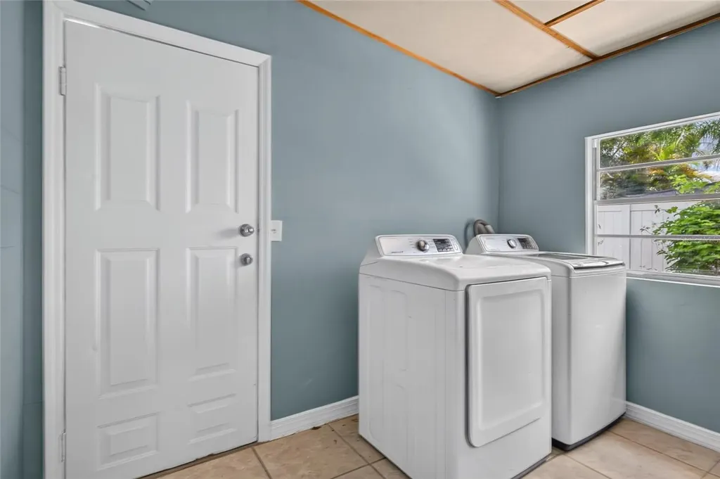 6711 Glen Forest Court Tampa FL 33615