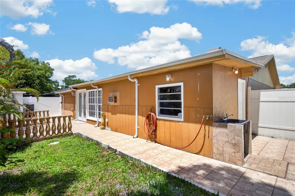 6711 Glen Forest Court Tampa FL 33615