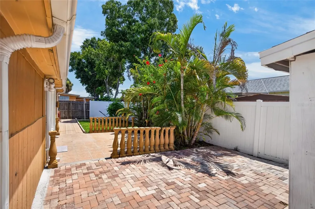 6711 Glen Forest Court Tampa FL 33615