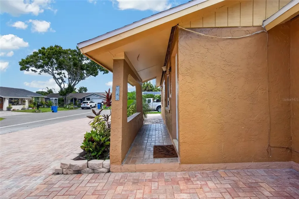 6711 Glen Forest Court Tampa FL 33615