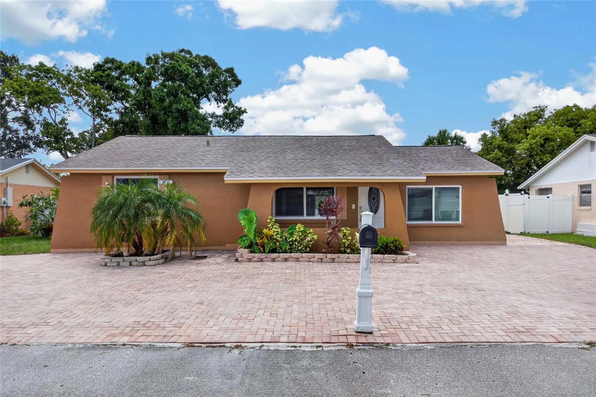 6711 Glen Forest Court Tampa FL 33615