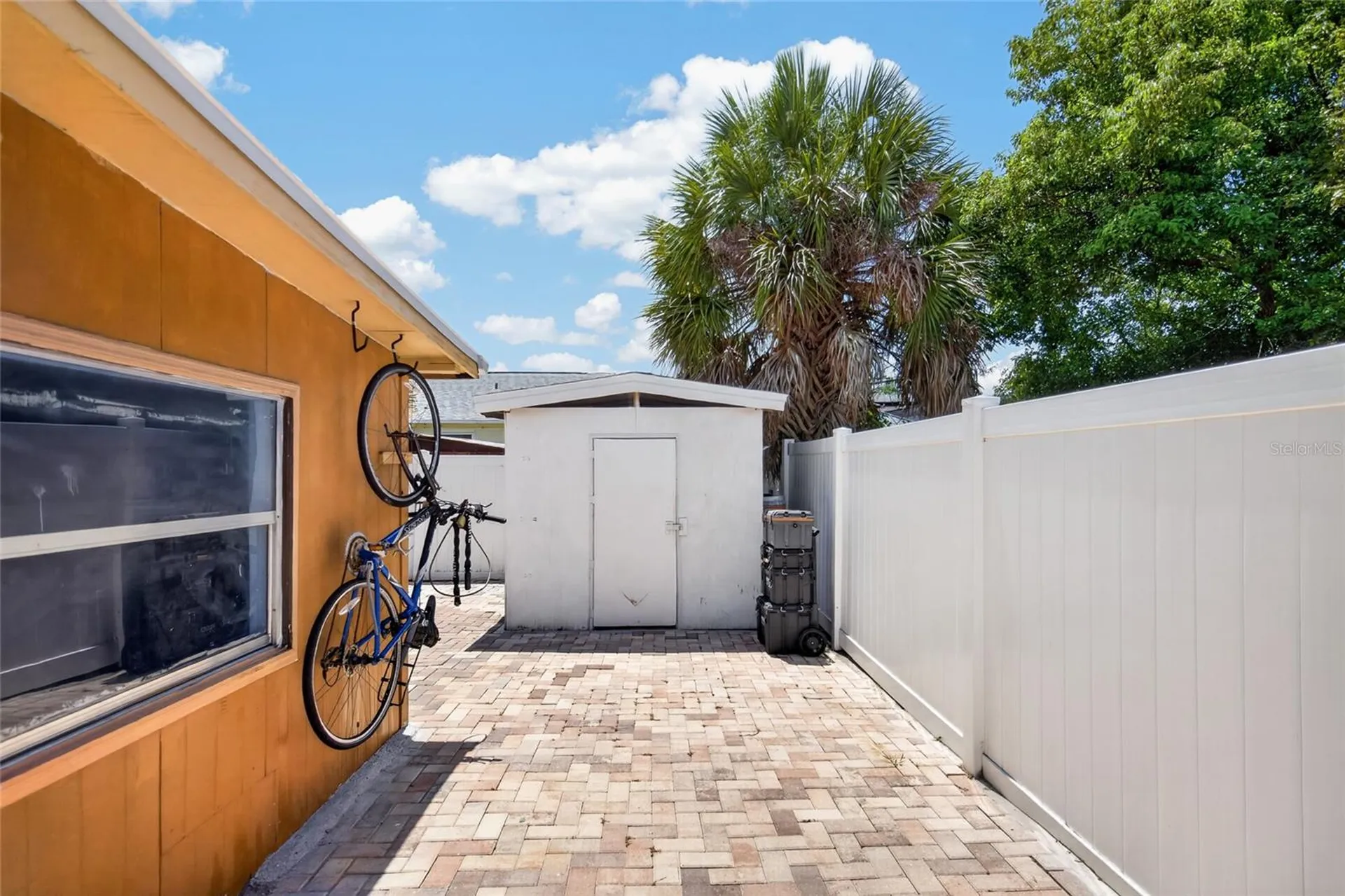 6711 Glen Forest Court Tampa FL 33615