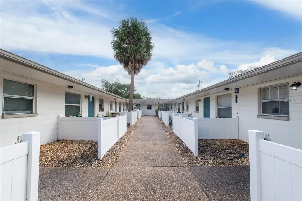 500 75th Avenue N St Petersburg FL 33702
