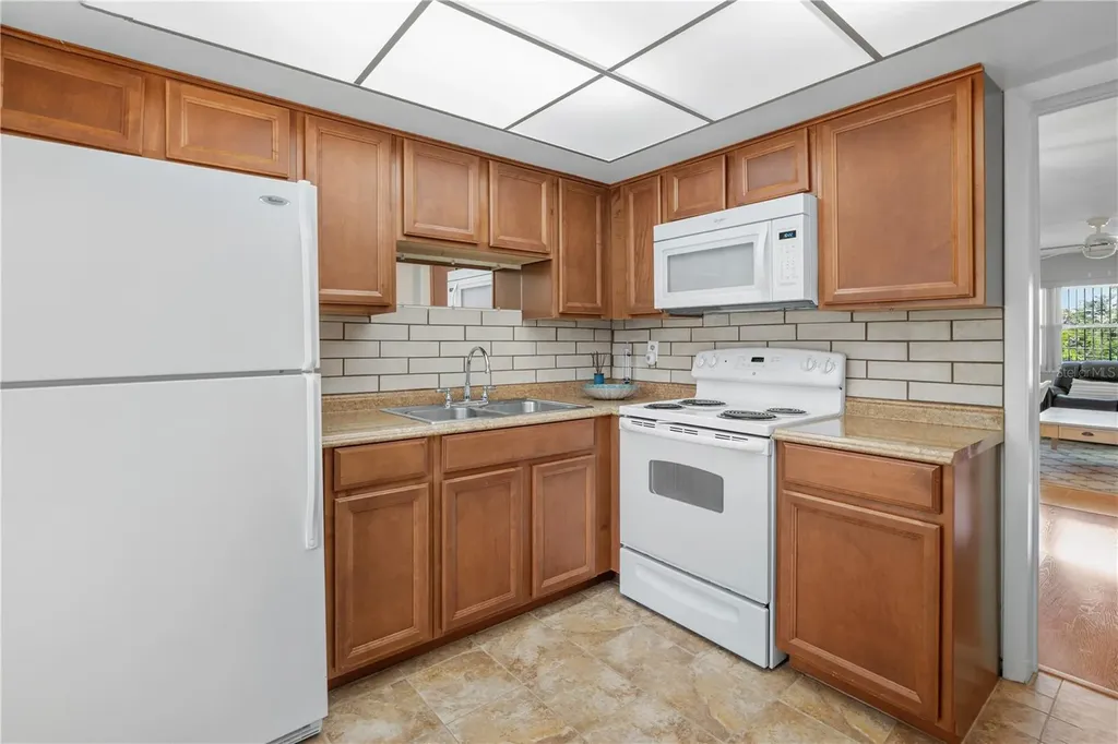7801 11th Street N St Petersburg FL 33702