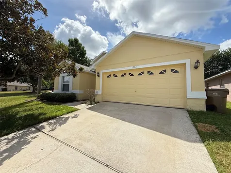 1221 Singleton Circle Groveland FL 34736