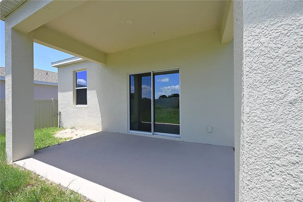 685 Crown Rose Drive Eagle Lake FL 33839