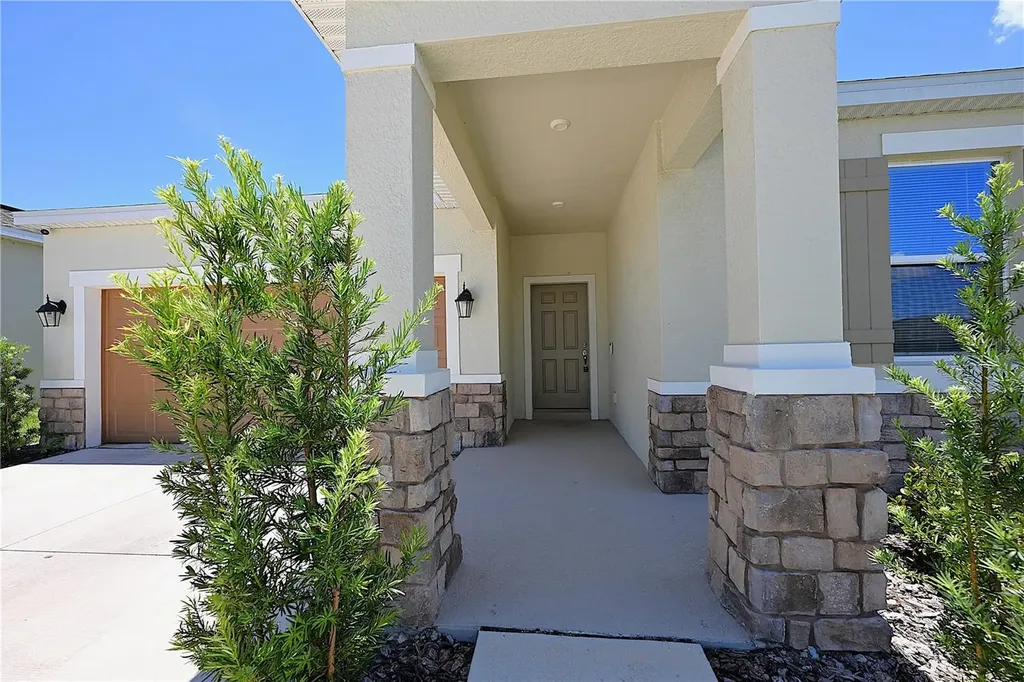 685 Crown Rose Drive Eagle Lake FL 33839