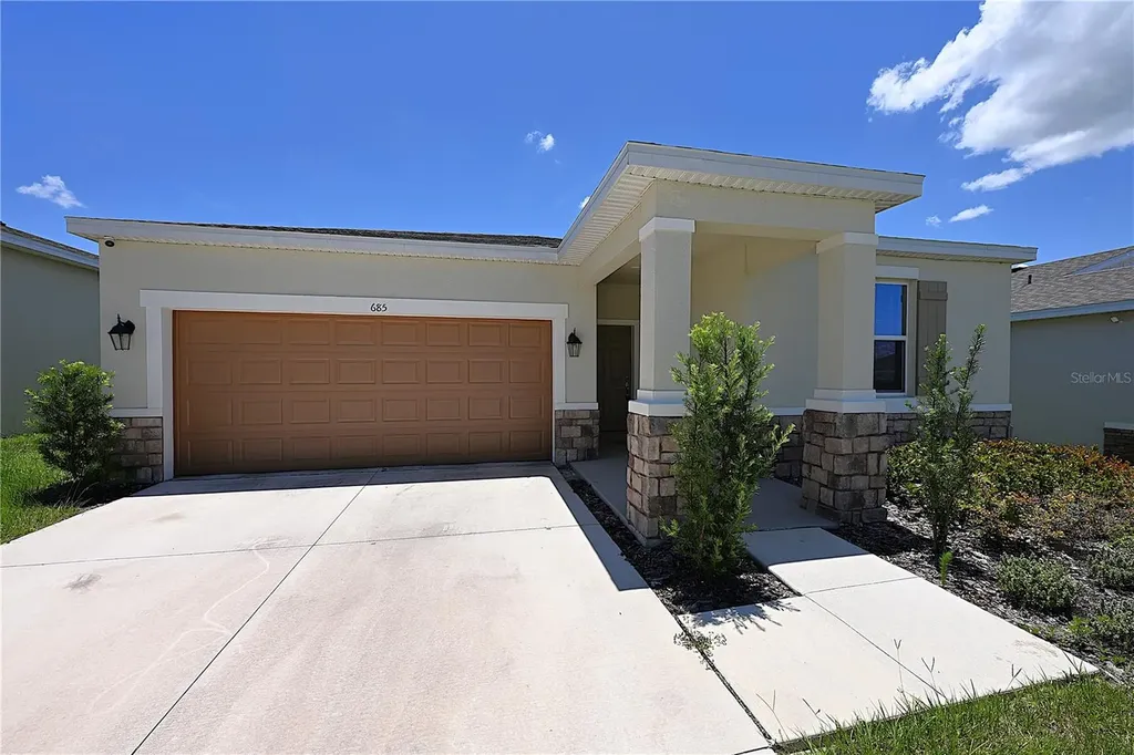 685 Crown Rose Drive Eagle Lake FL 33839