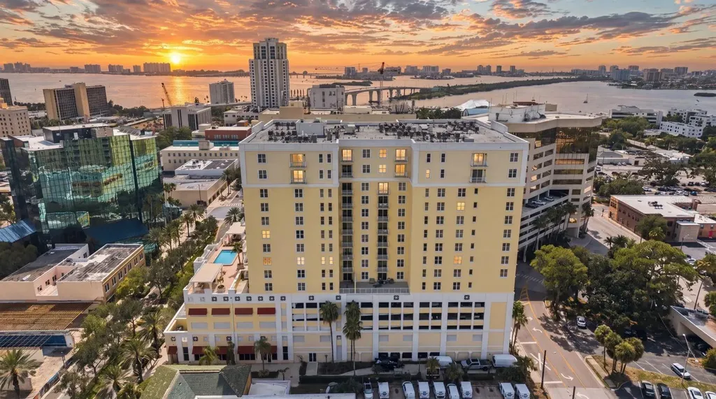 628 Cleveland Street Clearwater FL 33755