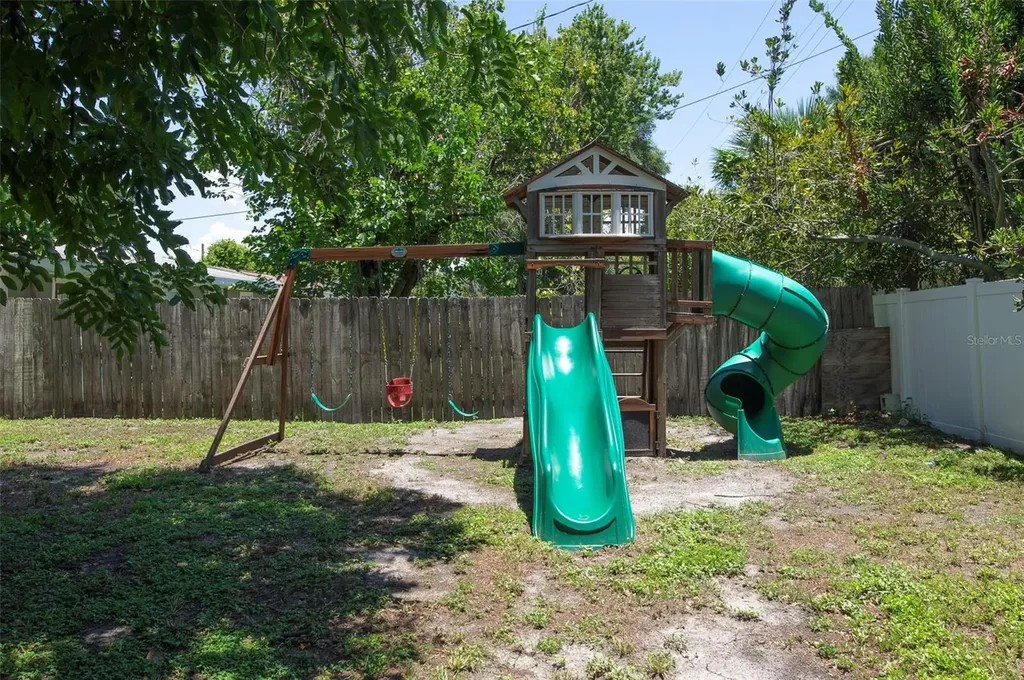 1744 26th Avenue N St Petersburg FL 33713