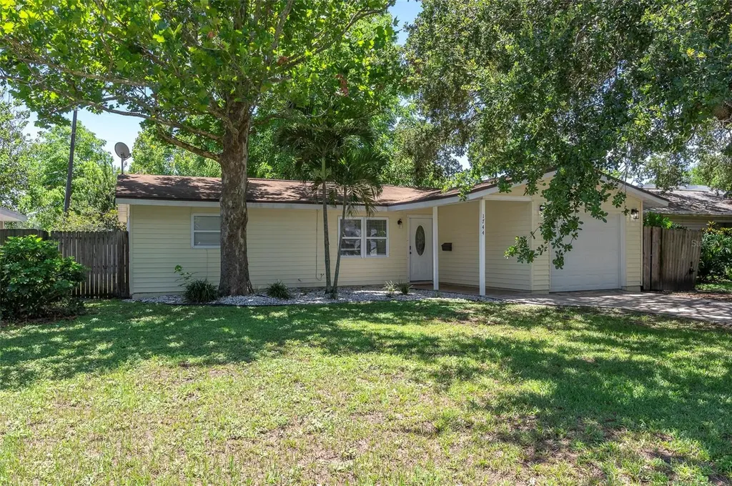 1744 26th Avenue N St Petersburg FL 33713