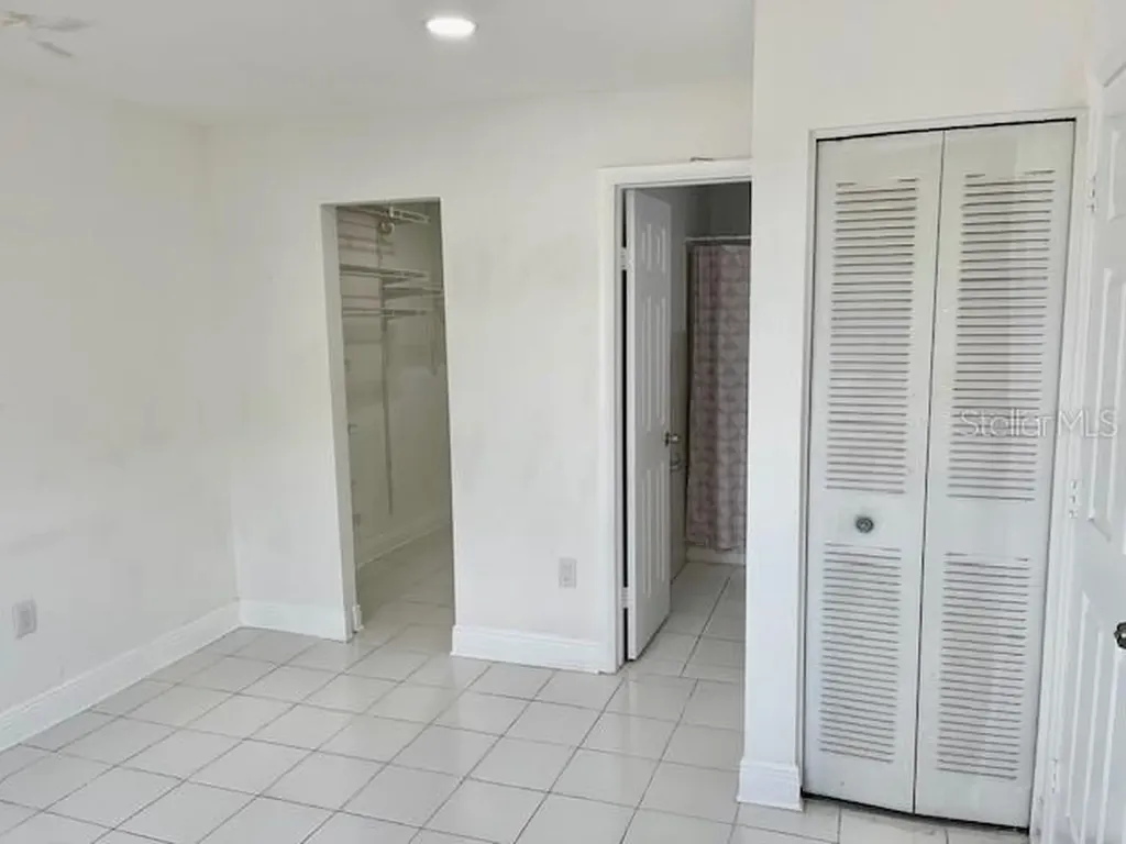 9015 Westchester Circle Tampa FL 33604