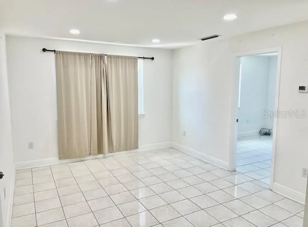 9015 Westchester Circle Tampa FL 33604