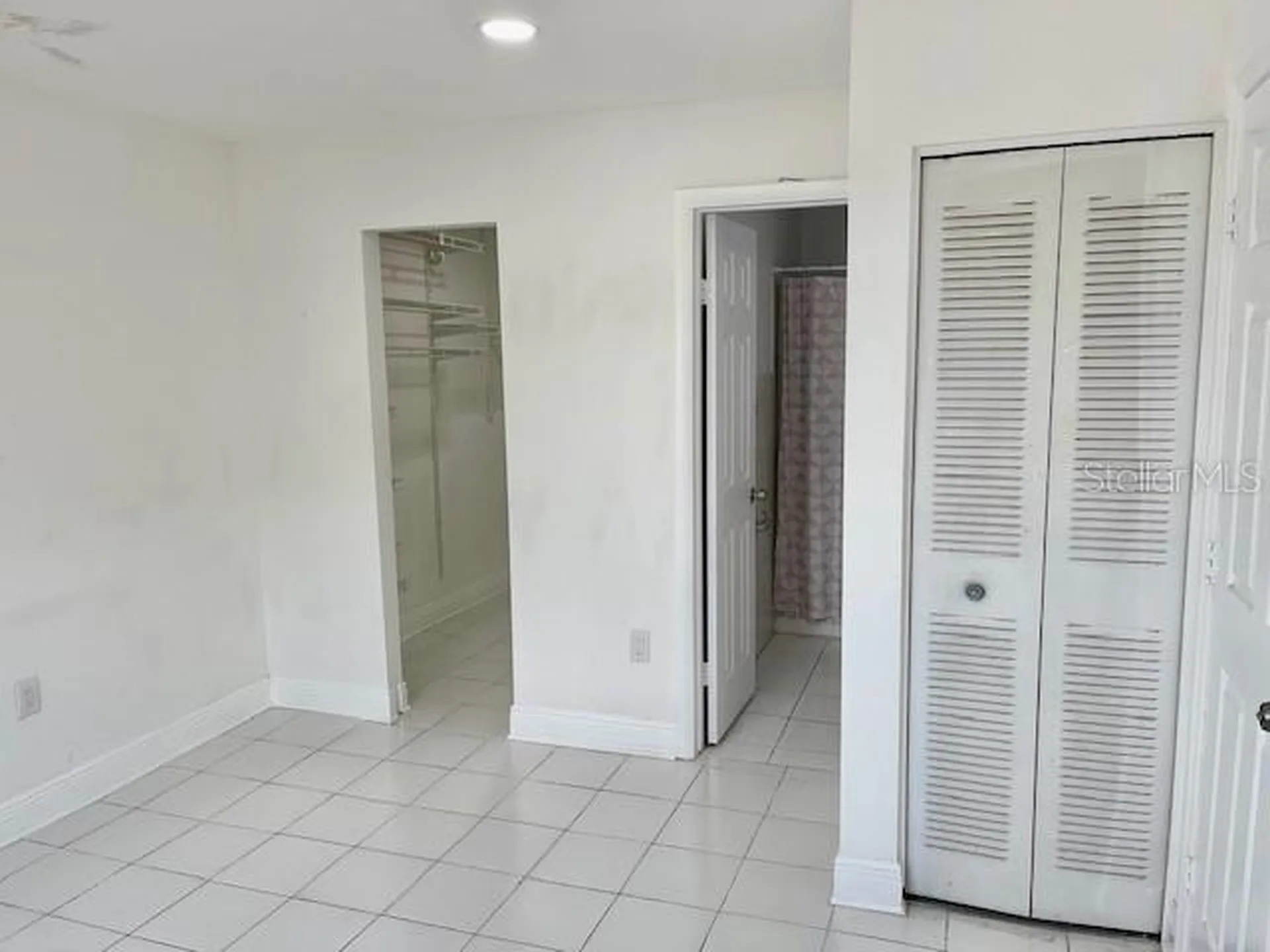 9015 Westchester Circle Tampa FL 33604