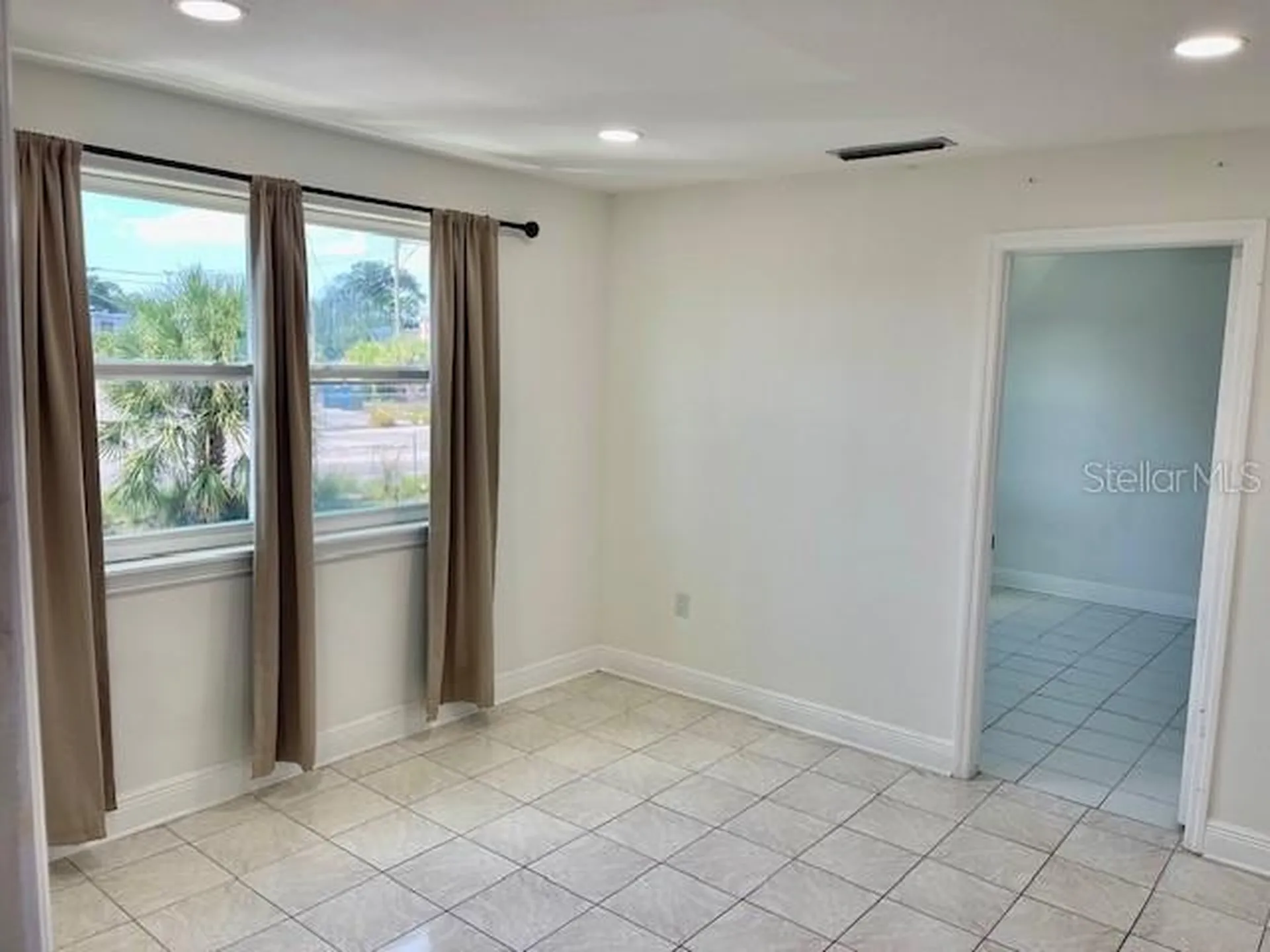 9015 Westchester Circle Tampa FL 33604