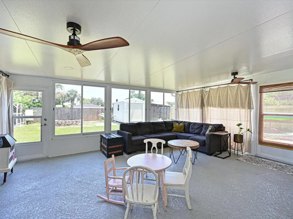 5812 2nd Avenue NW Bradenton FL 34209