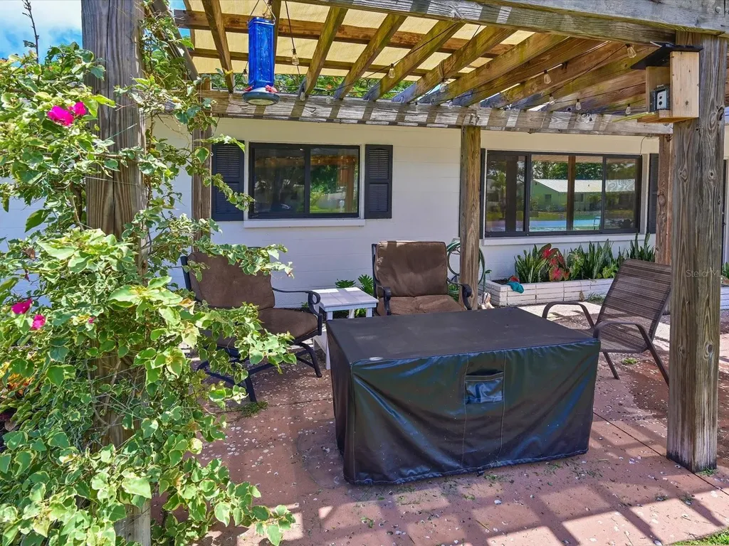 5812 2nd Avenue NW Bradenton FL 34209