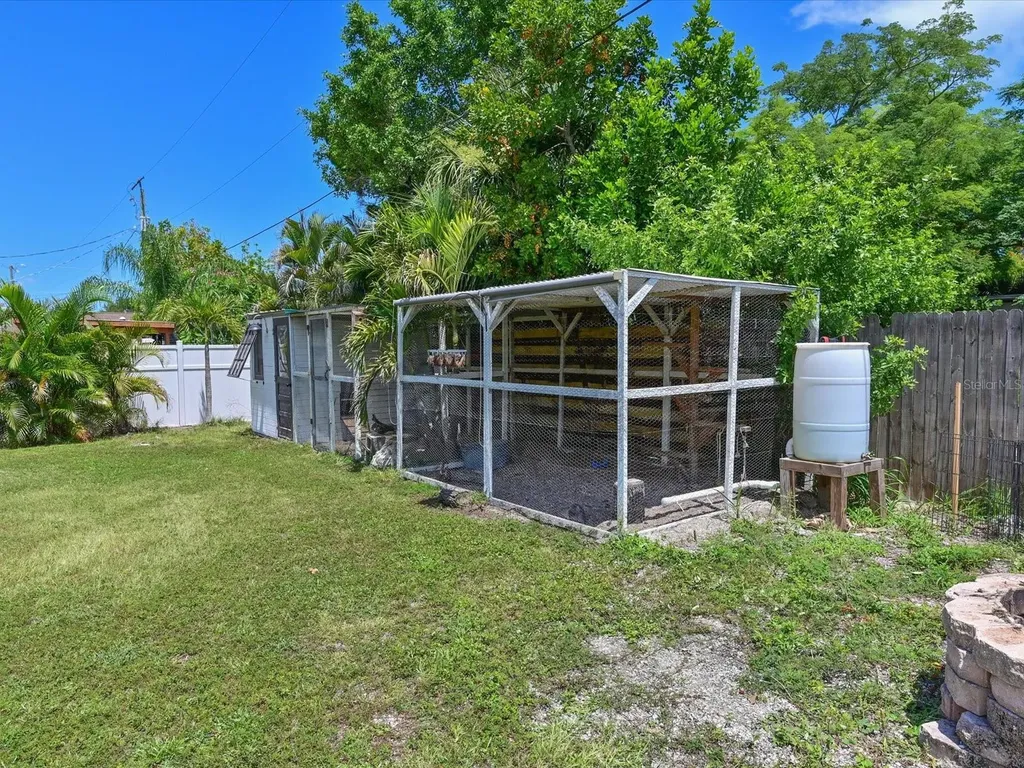 5812 2nd Avenue NW Bradenton FL 34209