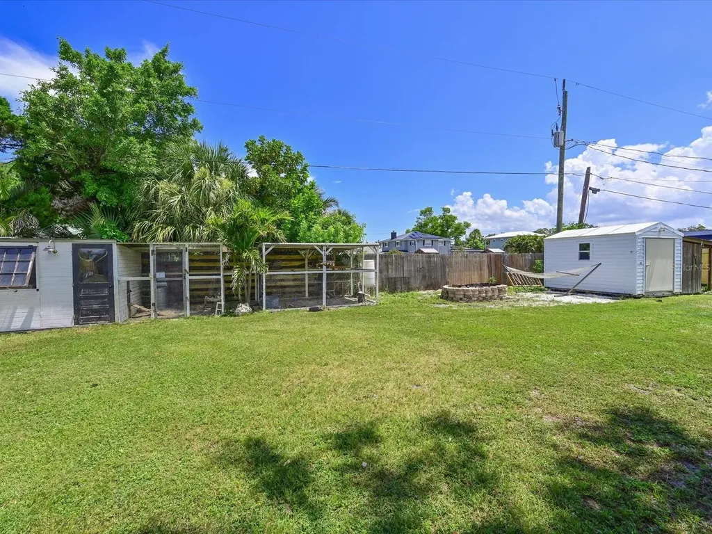 5812 2nd Avenue NW Bradenton FL 34209