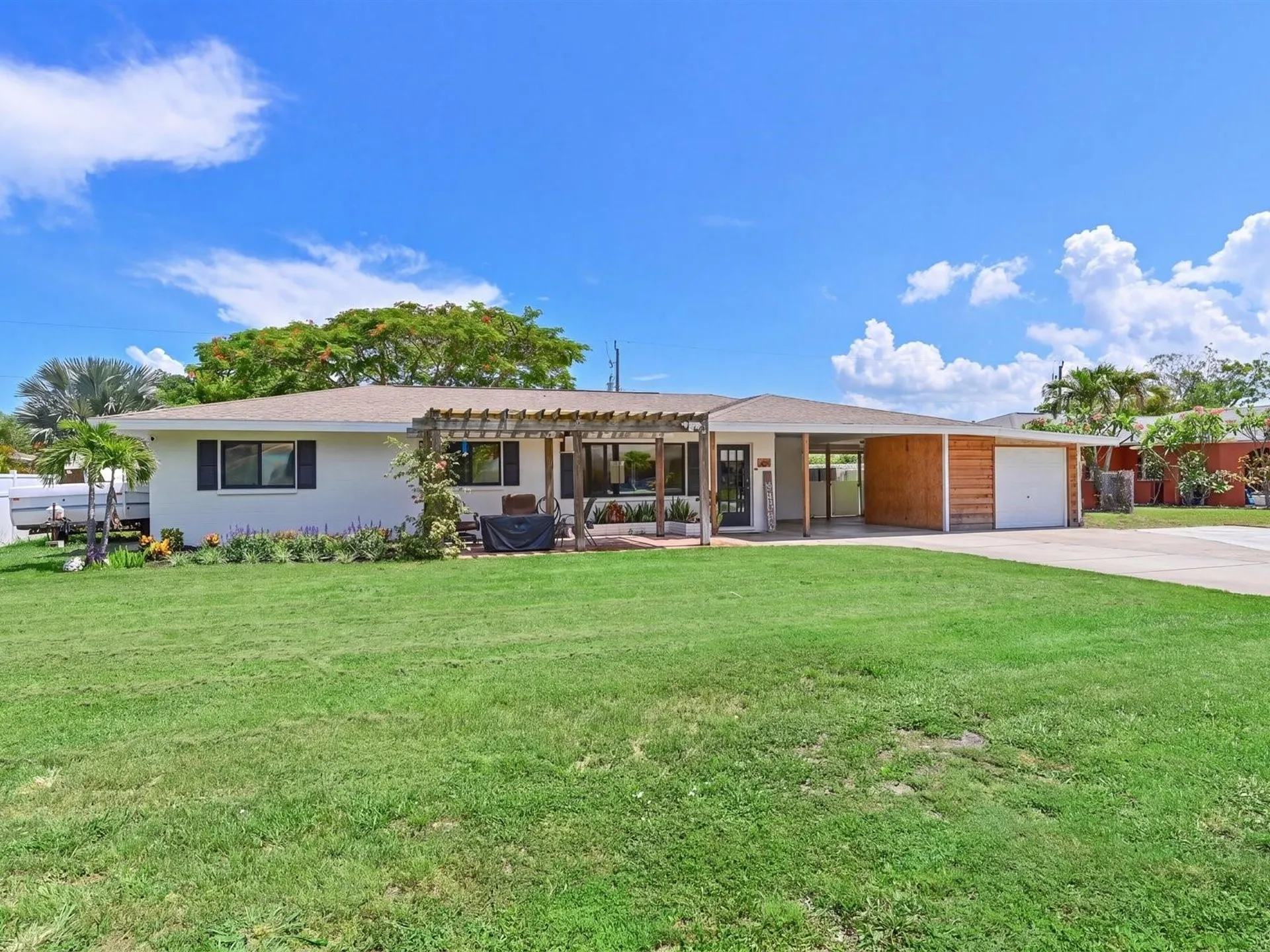 5812 2nd Avenue NW Bradenton FL 34209