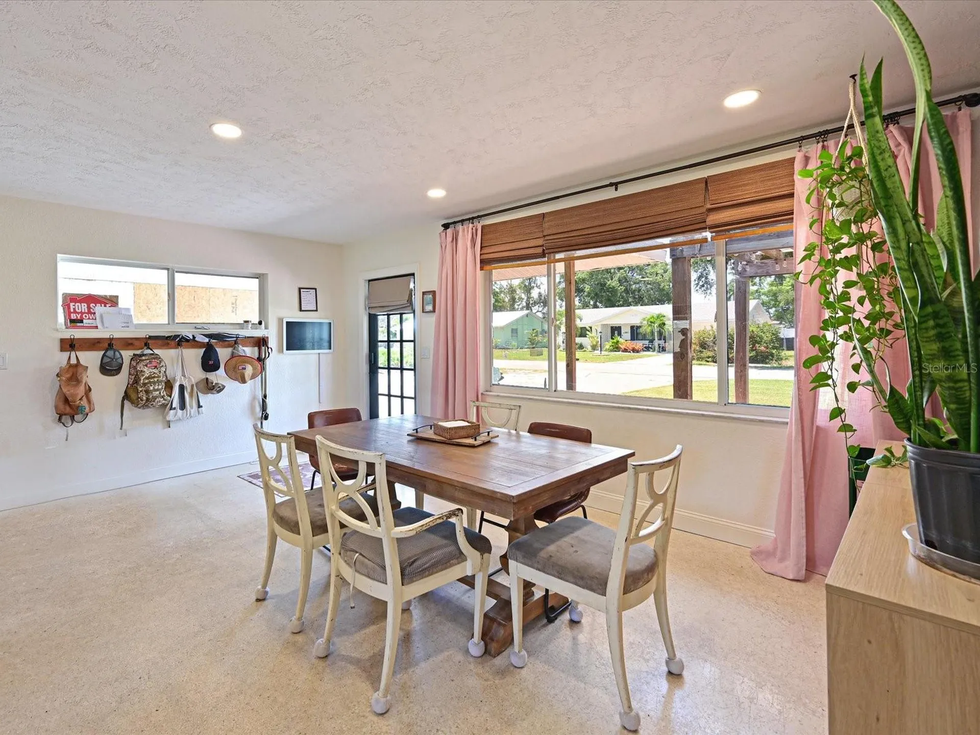 5812 2nd Avenue NW Bradenton FL 34209