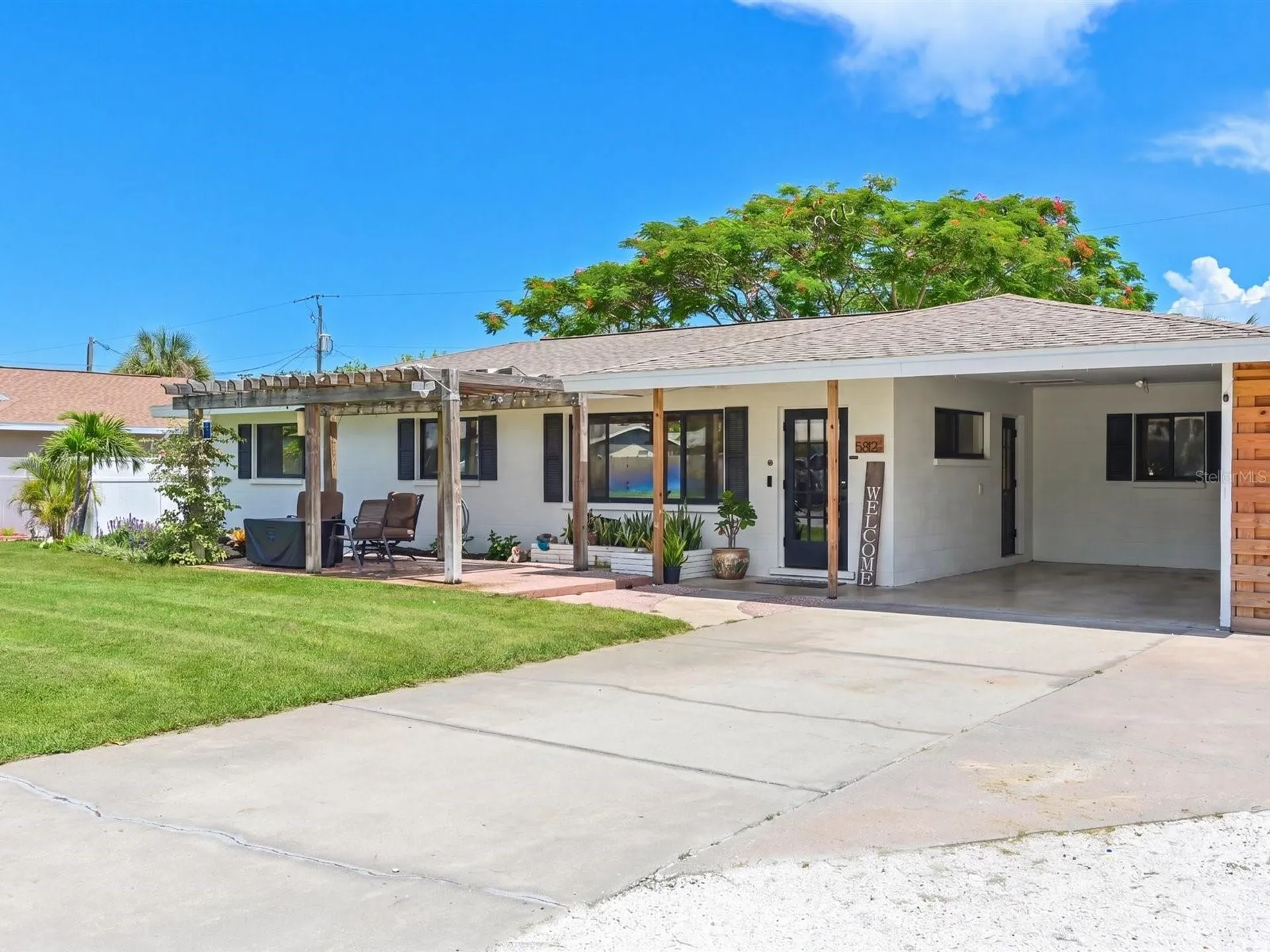 5812 2nd Avenue NW Bradenton FL 34209