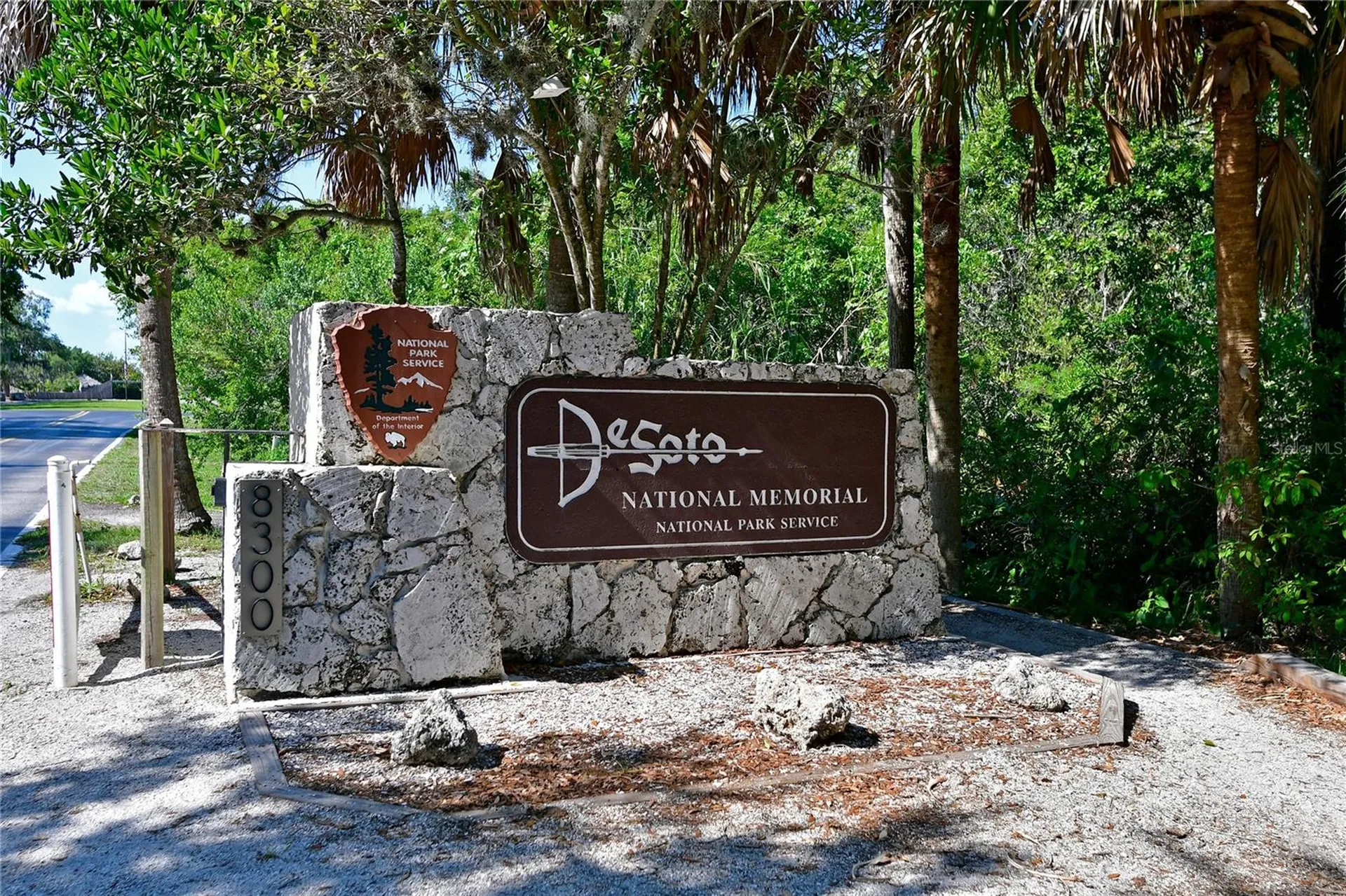 5812 2nd Avenue NW Bradenton FL 34209