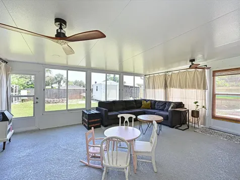 5812 2nd Avenue NW Bradenton FL 34209