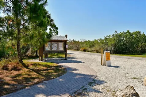 5812 2nd Avenue NW Bradenton FL 34209