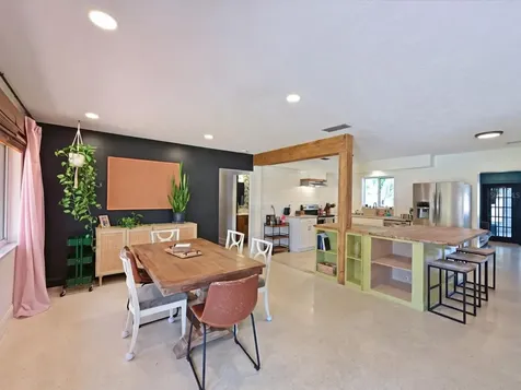 5812 2nd Avenue NW Bradenton FL 34209