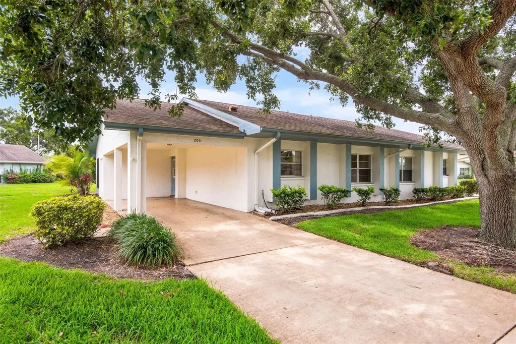 2011 Hadrian Court Sun City Center FL 33573