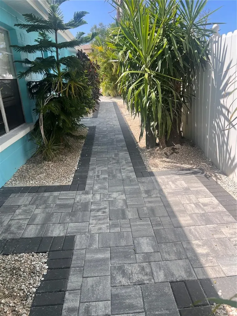 40 82nd Avenue St Petersburg FL 33706