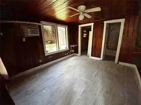 708 E Seneca Avenue Tampa FL 33612