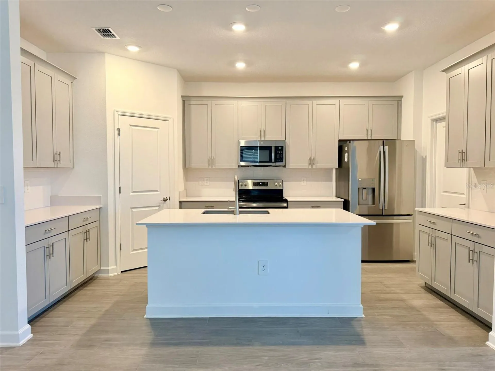 2410 Relaxing Lane Kissimmee FL 34744