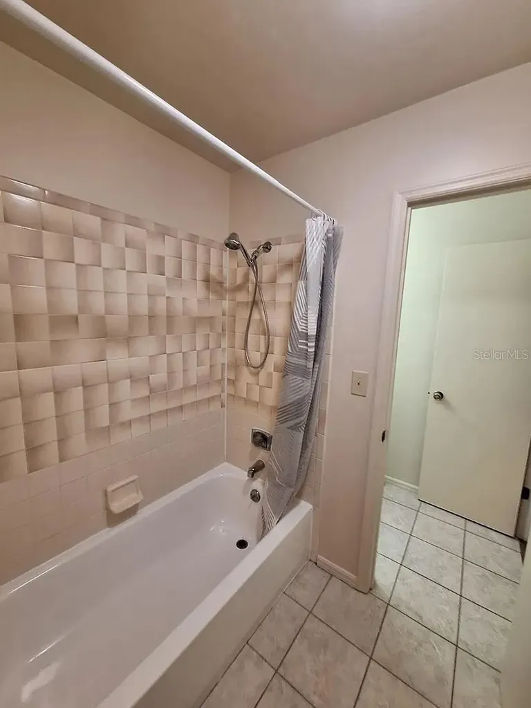 6111 SW 8th Place Gainesville FL 32607