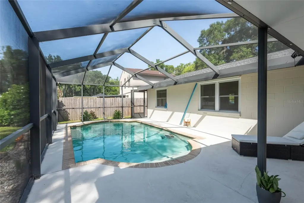 2712 Cedaridge Drive Tampa FL 33618